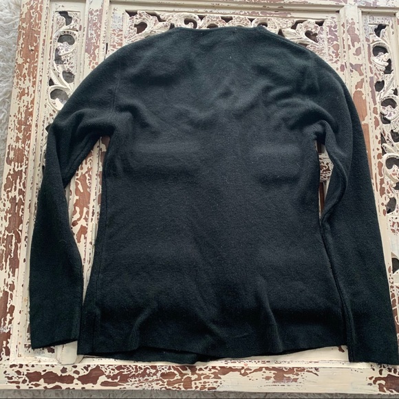 Burberry’s Vintage Cardigan - Picture 2 of 5